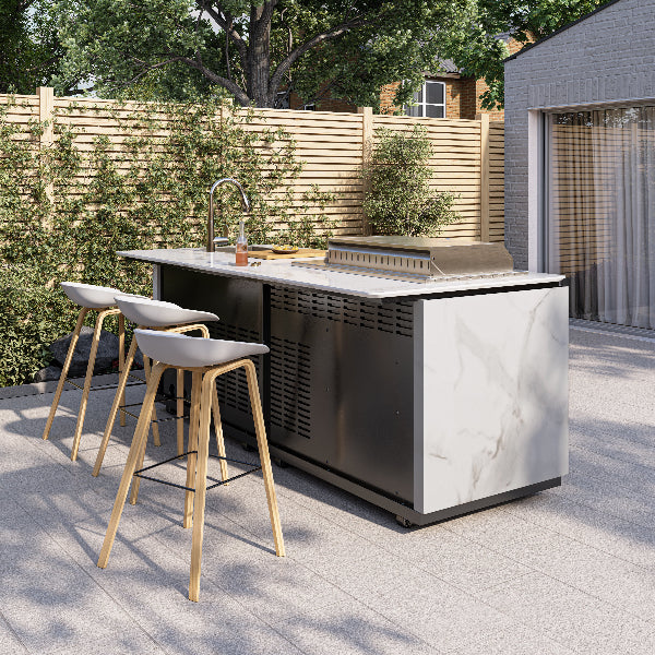 Buschbeck Derby Outdoor Kitchen in White, garden based product image 2 of 3. The Outdoor Grill Company.