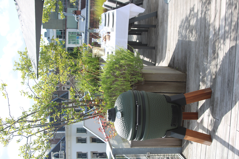 Moddern - Kamado incl. pedestal wood - The Outdoor Grill Company