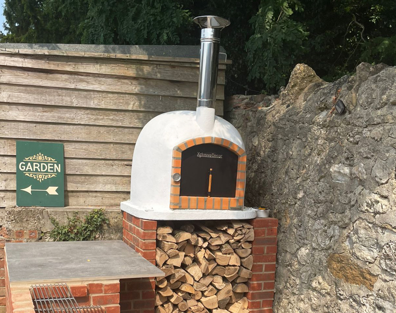 Additional view of XclusiveDecor - Bellissimo Insulated Brick Pizza Oven 100cm from The Outdoor Grill Company - Image 10 of 9