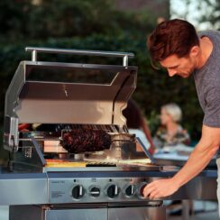 Enders® Kansas Pro 3 Sik Turbo 5 Gas Barbecue - TheOutdoorGrillCo